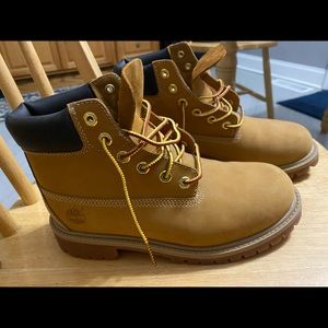 Perfect condition. Only worn once